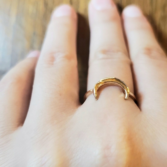 NWOT Dainty Gold Southwestern Eclipse Ring - Picture 3 of 8